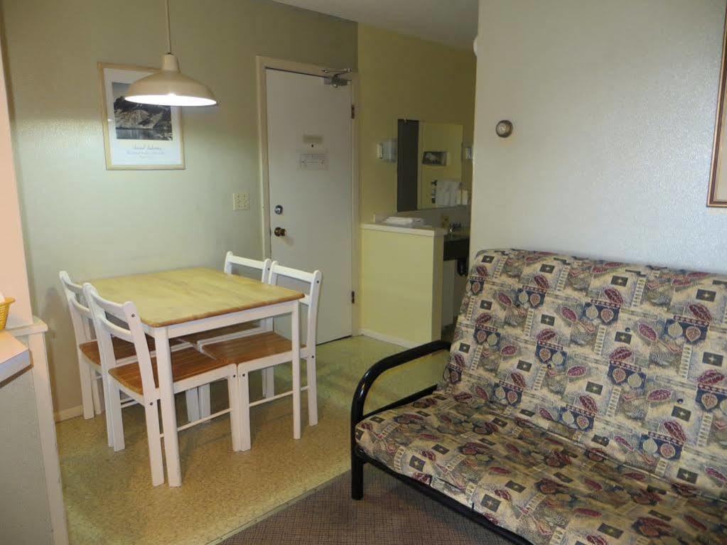 Harrison Village Motel Харисън Хот Спрингс Екстериор снимка